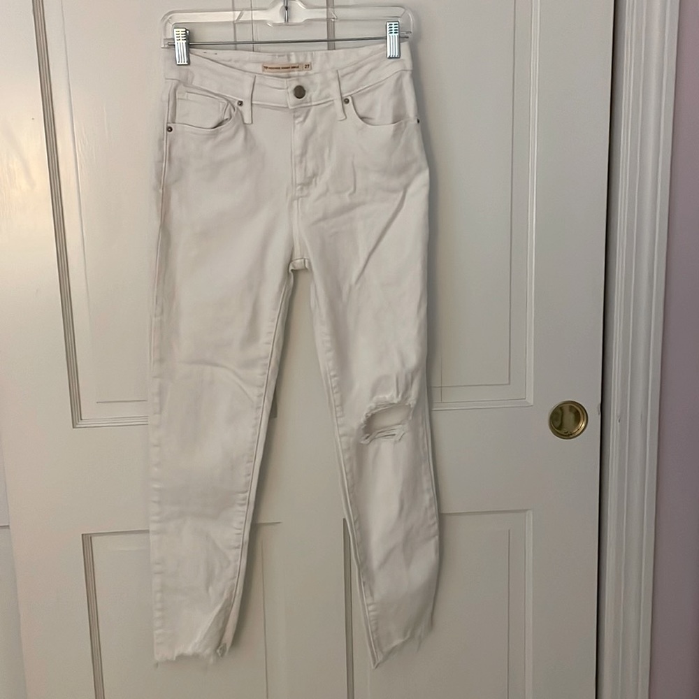 White skinny jeans - Levi’s size 27